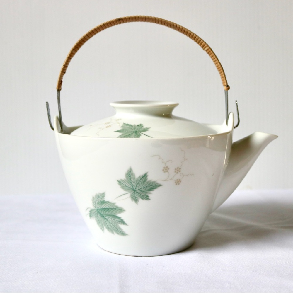 NORITAKE ‘Wild Ivy’ Teapot with Bamboo Handle Fine China Tea